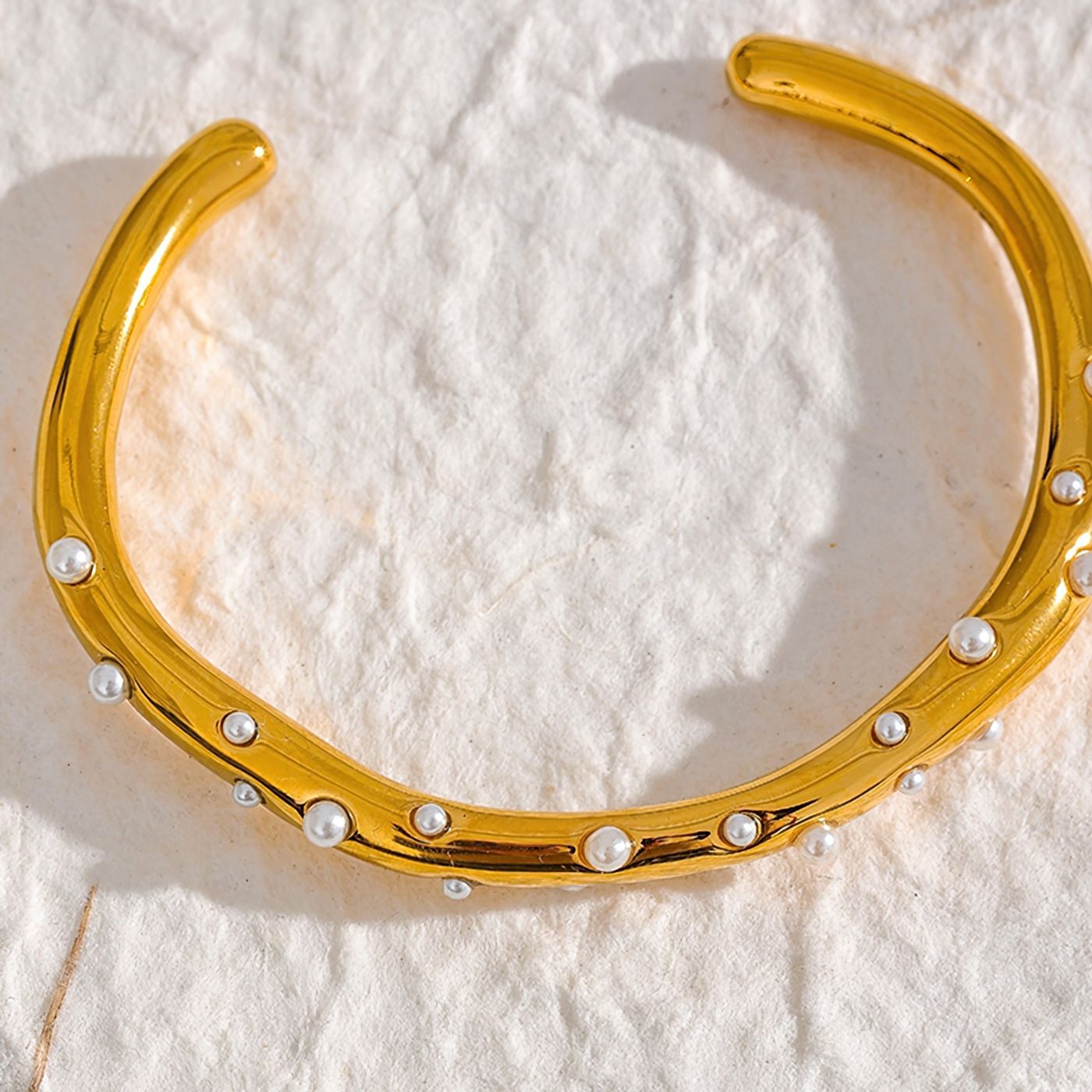 Bracelet manchette en perles biologiques Helen