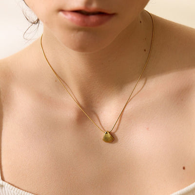 Shell Pendant Necklace