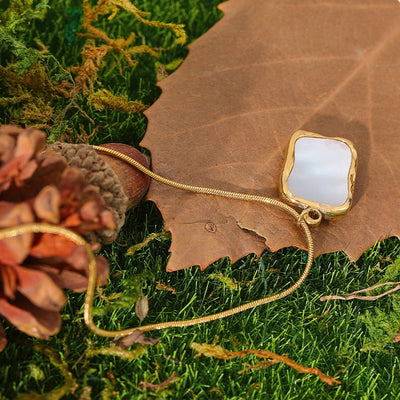 Mother of Pearl Pendant Necklace