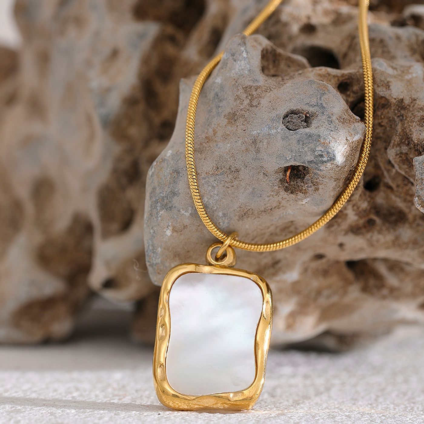 Mother of Pearl Pendant Necklace