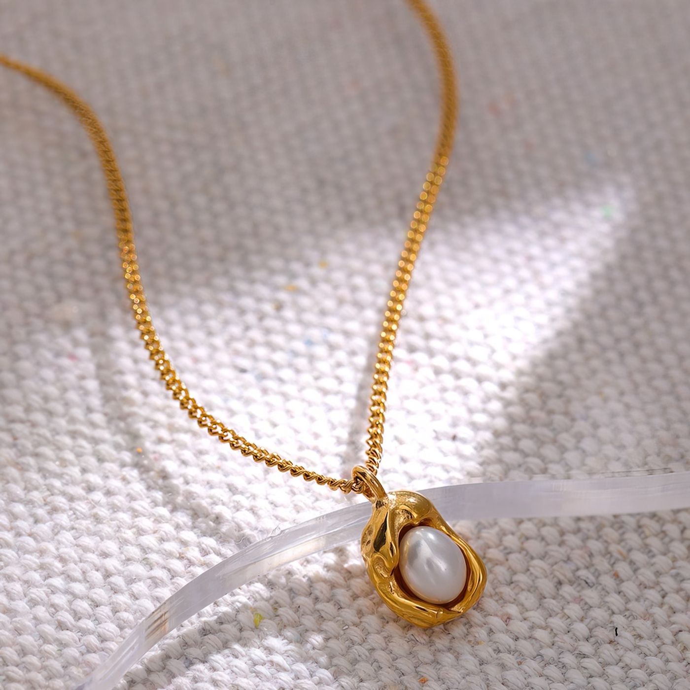 Baroque Pearl Pendant Necklace