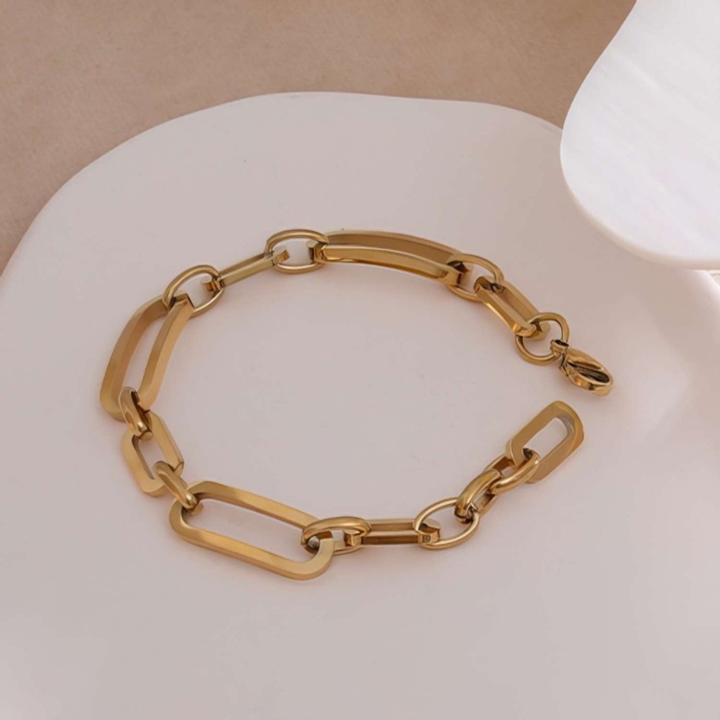 Bracelet with Large Asymmetrical Links